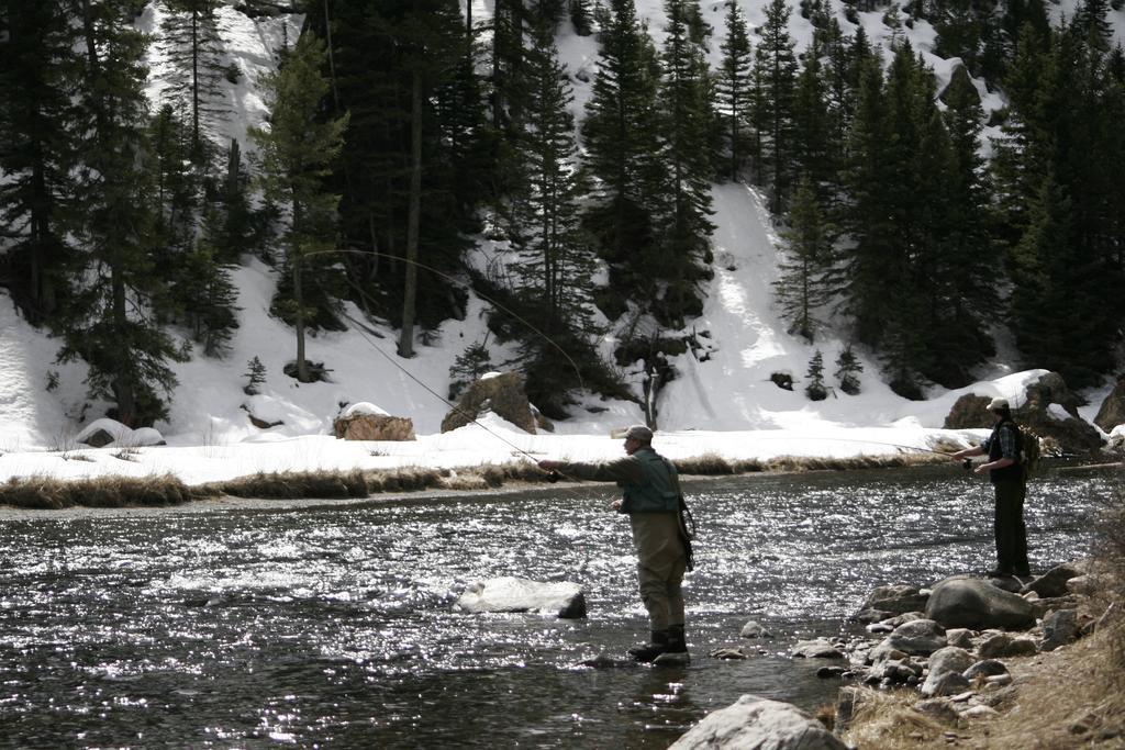 Montana Spirit Guest Lodge Cliff Lake Номер фото