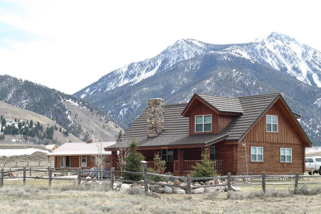 Montana Spirit Guest Lodge Cliff Lake Екстер'єр фото