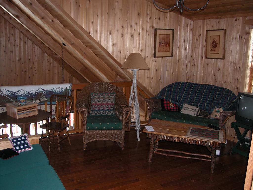 Montana Spirit Guest Lodge Cliff Lake Номер фото