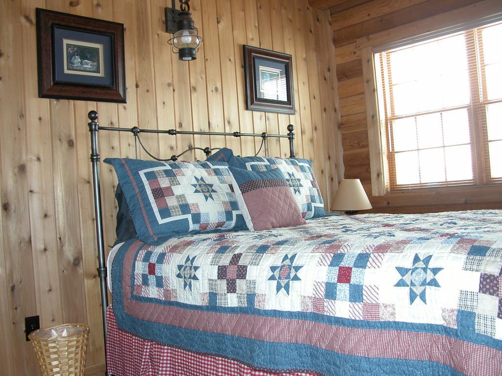 Montana Spirit Guest Lodge Cliff Lake Номер фото