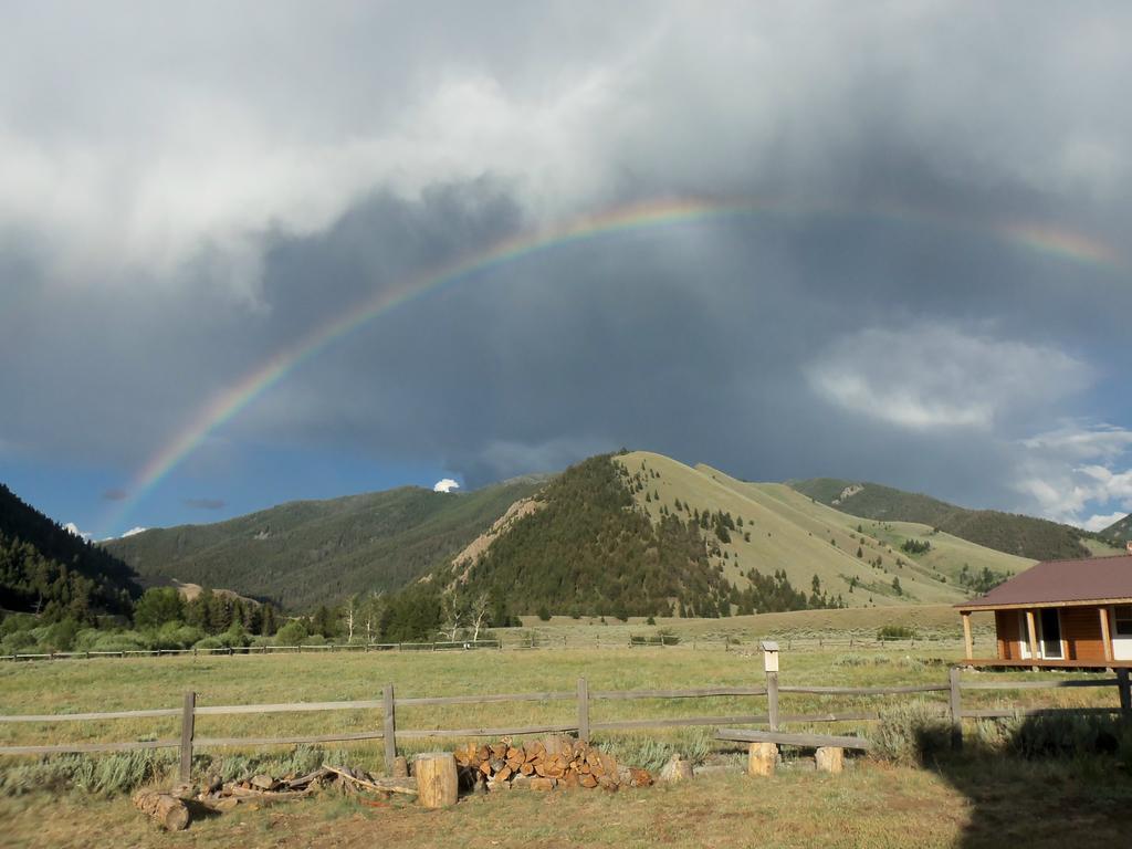Montana Spirit Guest Lodge Cliff Lake Номер фото